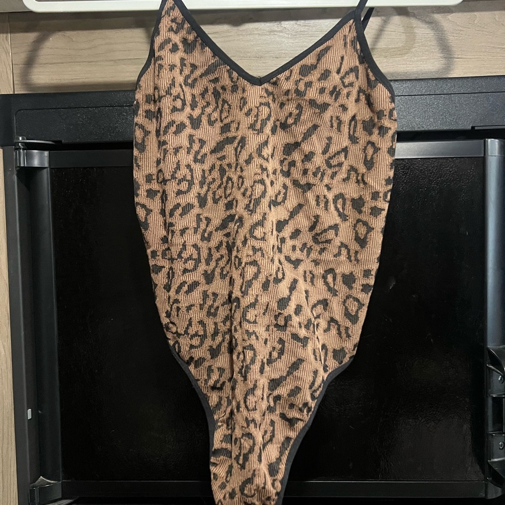 Bozzolo Cheetah Print Bodysuit